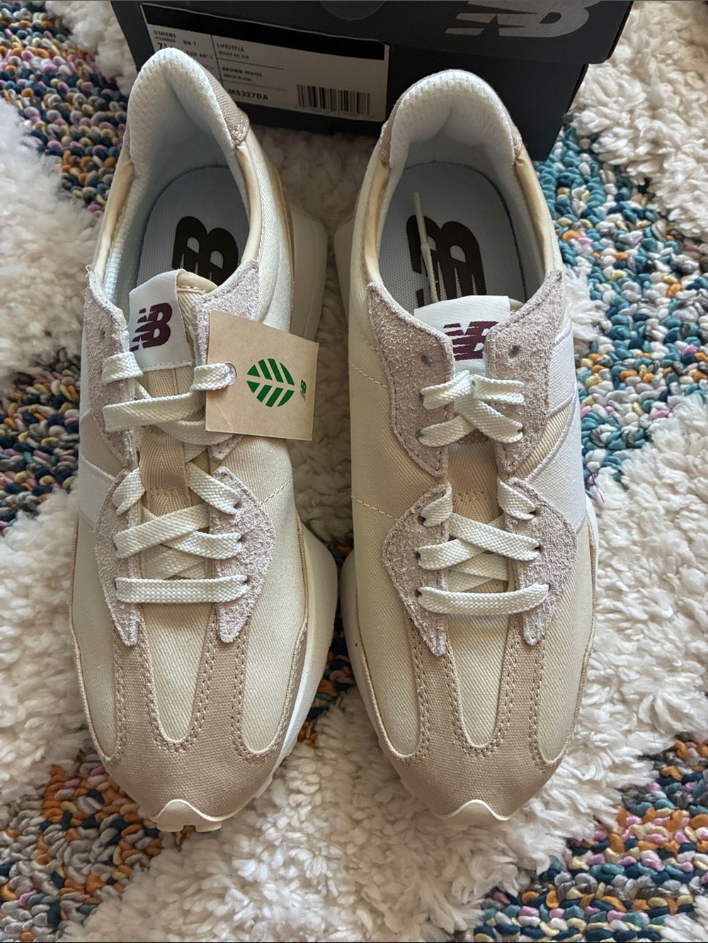 New Balance NWT 327 Beige snd white Sneakers - Picture 6 of 9